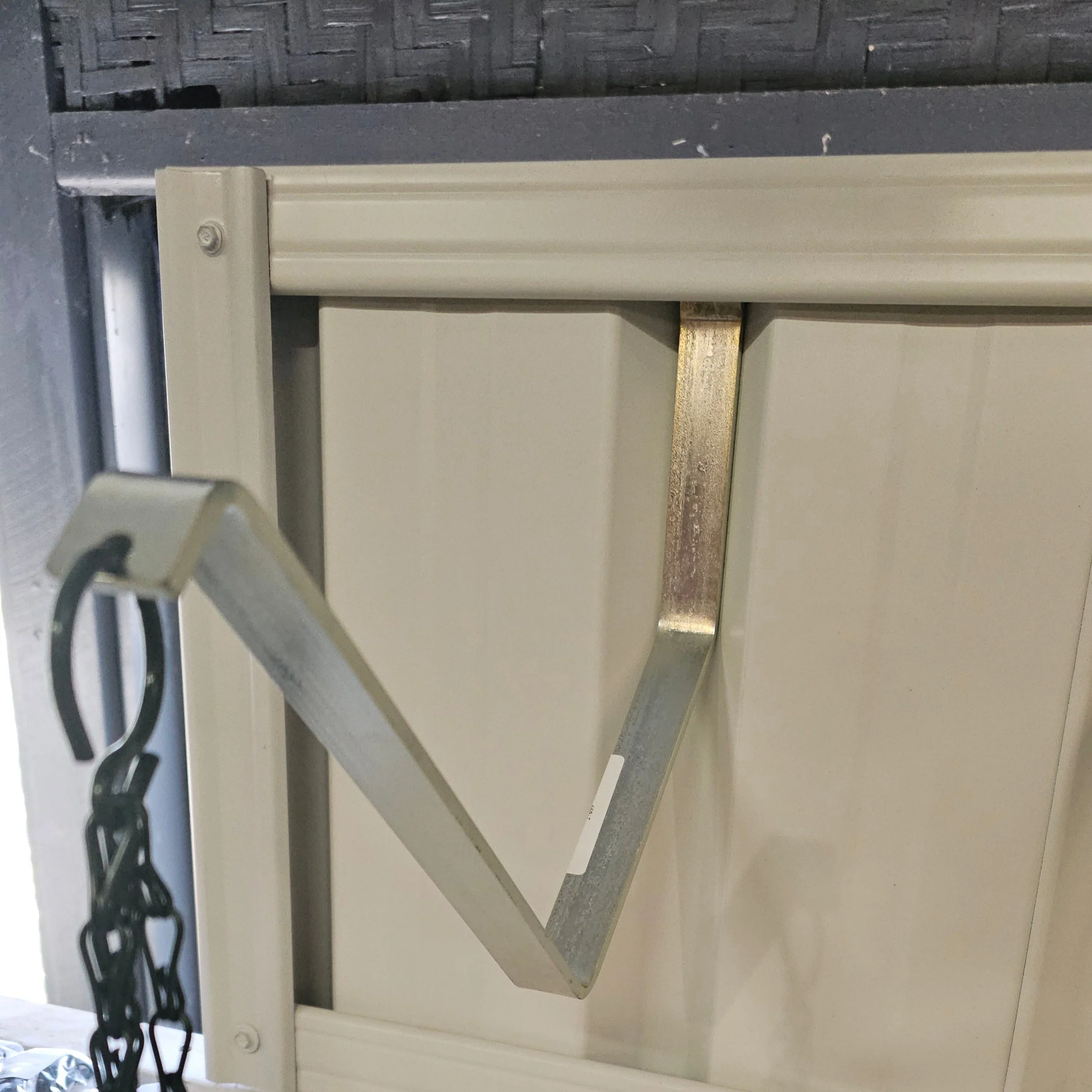 Colourbond Basket Fence Hanger (single)